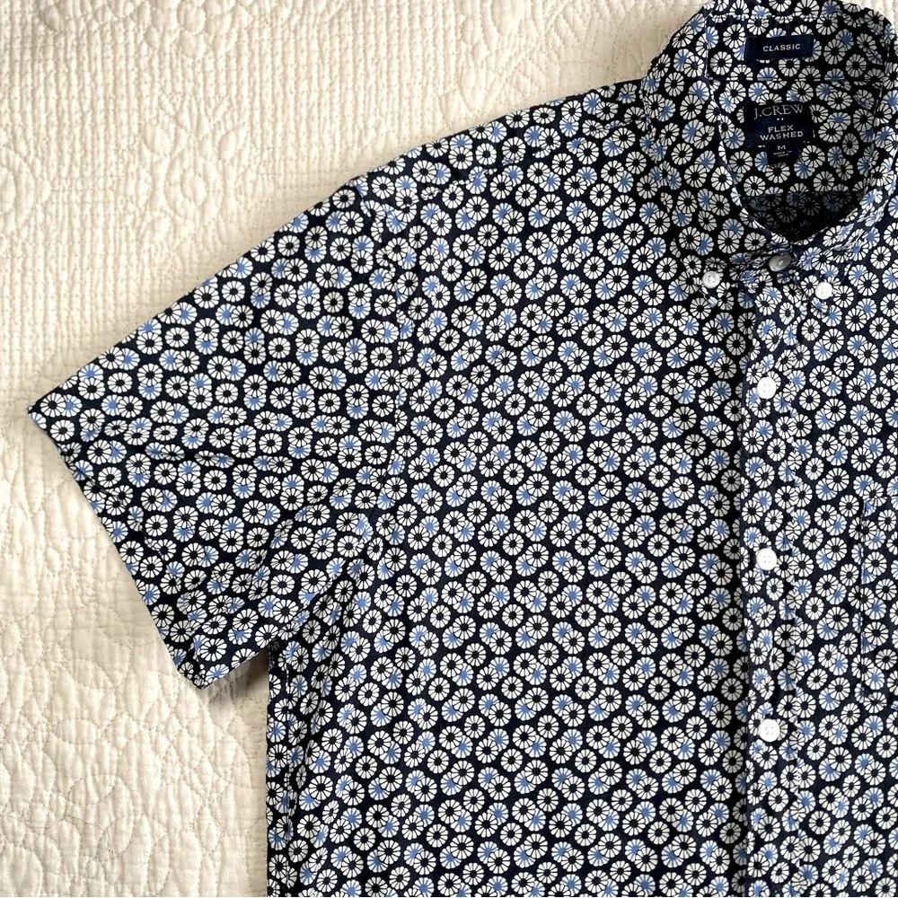 J. CREW Men’s Blue Floral Classic Flex Washed Button Up Short Sleeve Shirt Mediu
